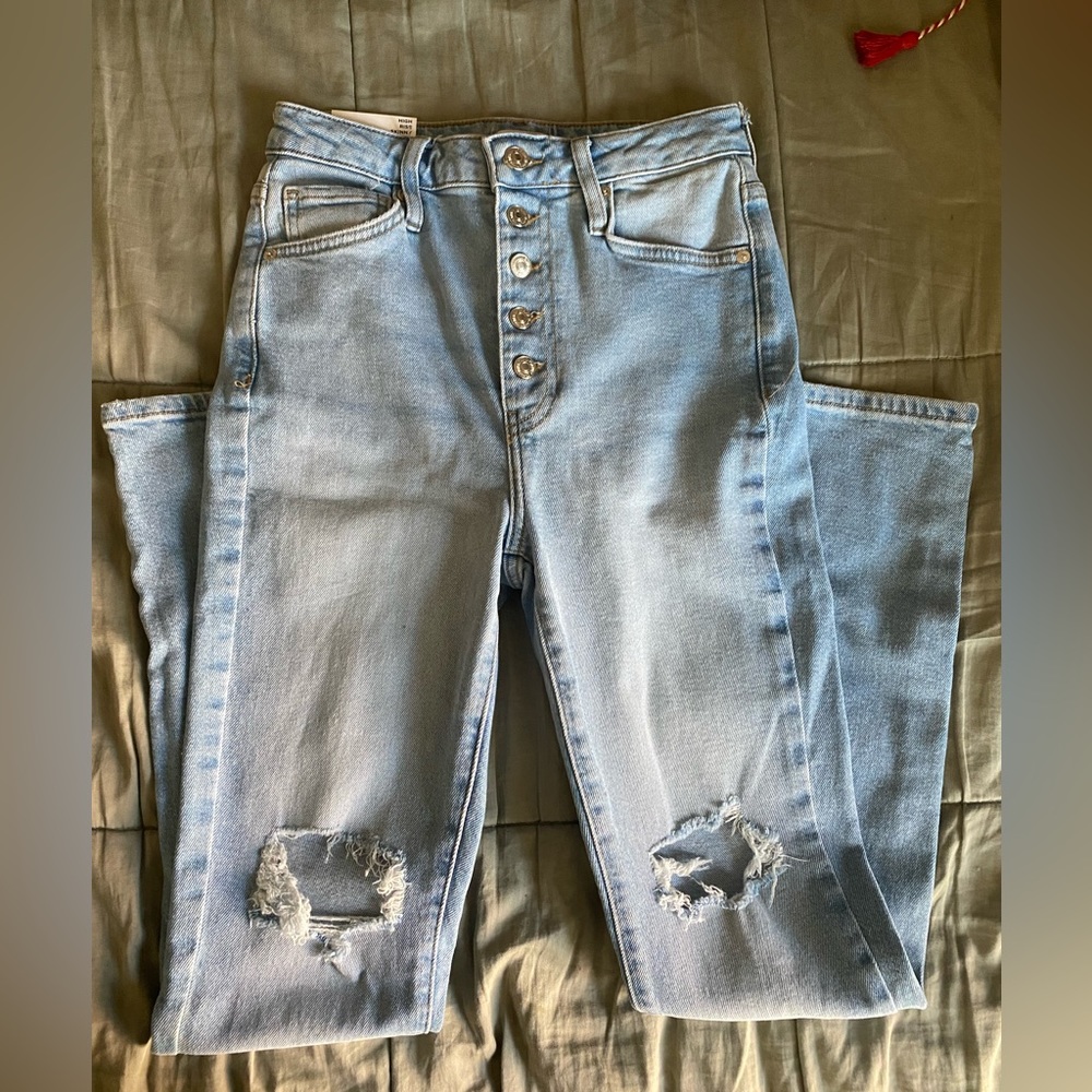 NWT. Forever 21 high rise skinny Jeans. - Picture 3 of 6
